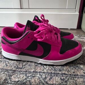 Nike Wmns Dunk Low 'Fierce Pink Black'